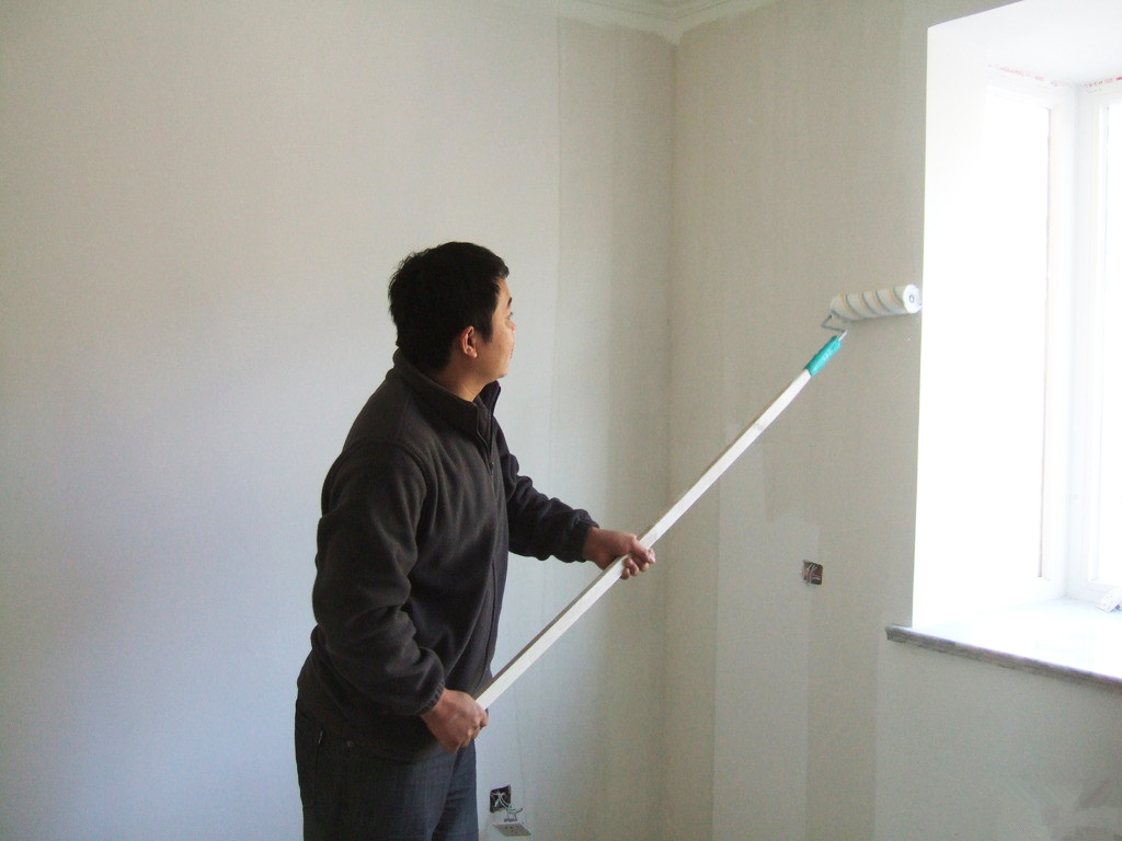 怎樣刷乳膠漆更簡單 刷乳膠漆應該注意什么