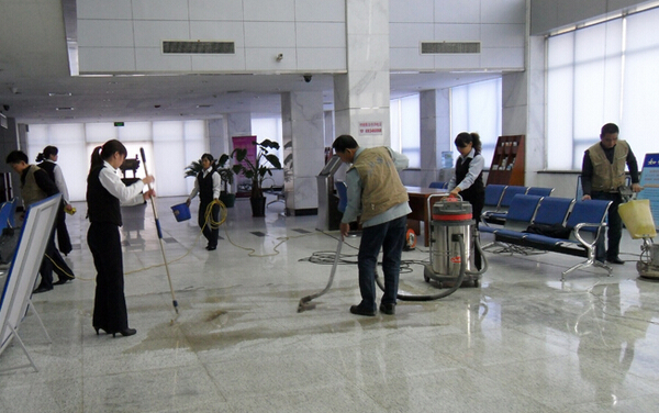 家庭開荒保潔的時間以及收費標準