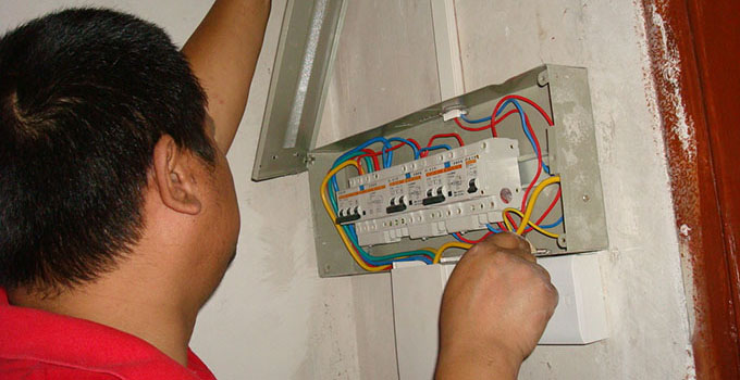 不收房物業費交納由誰來負責？