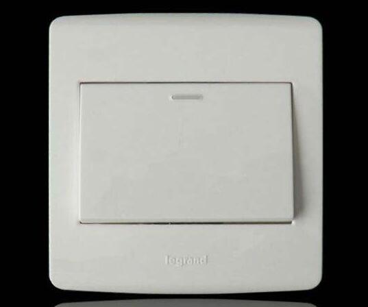 家用的單控開(kāi)關(guān)和雙控開(kāi)關(guān)有什么區(qū)別